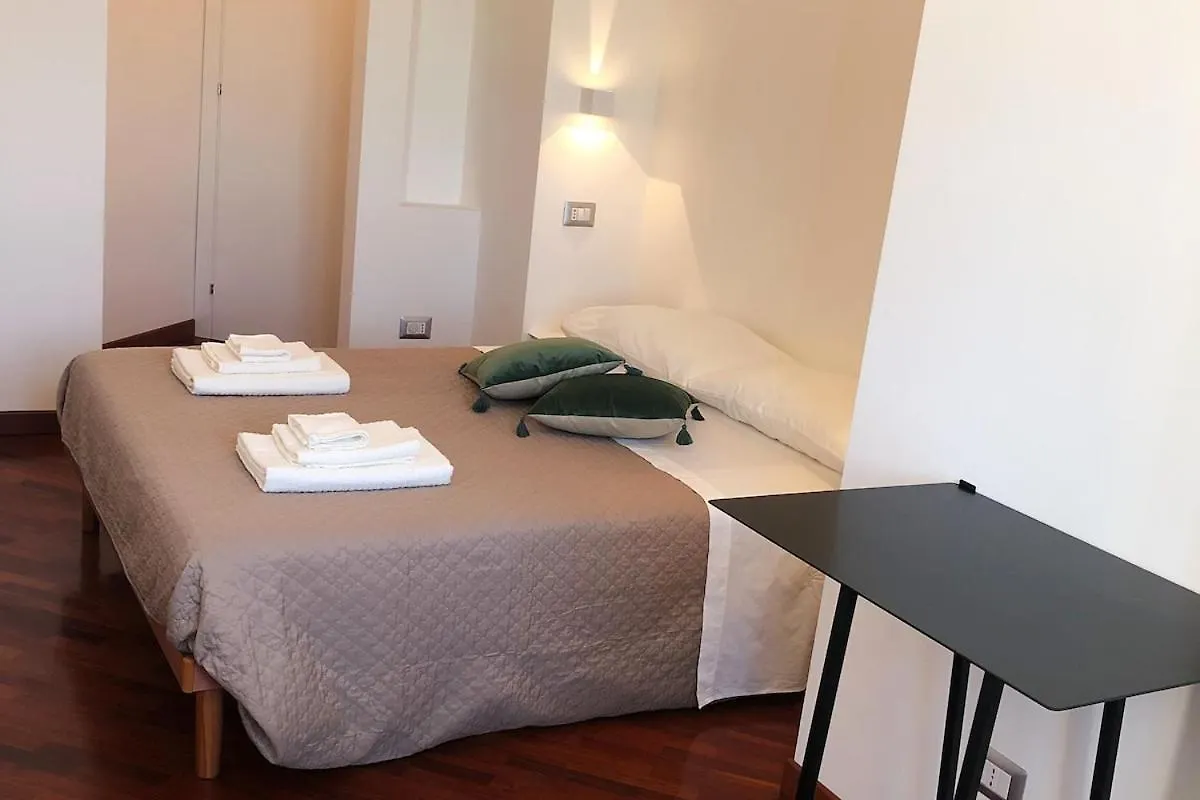 Bilocale Per Visitare La Citta,Concerti E Partite Apartment Milan 0*,